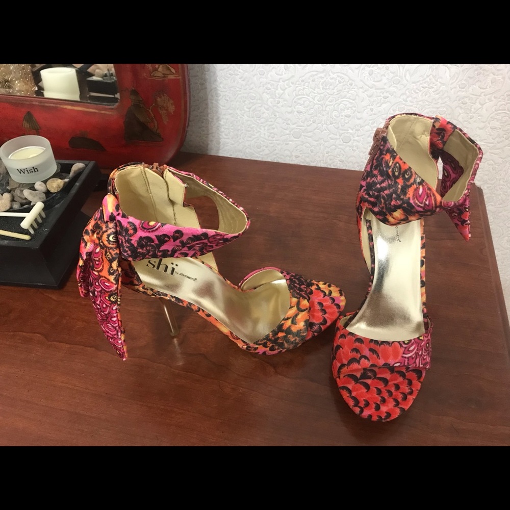 Shi by JOURNEYS Multicolor Patterned Heels
